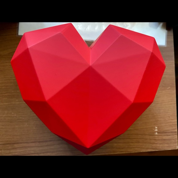 NWOT Heart Container with Rose Interior - Picture 4 of 6